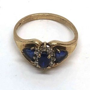 10K Yellow Gold Sapphire / Diamond Ring Size 6. Preloved Vintage